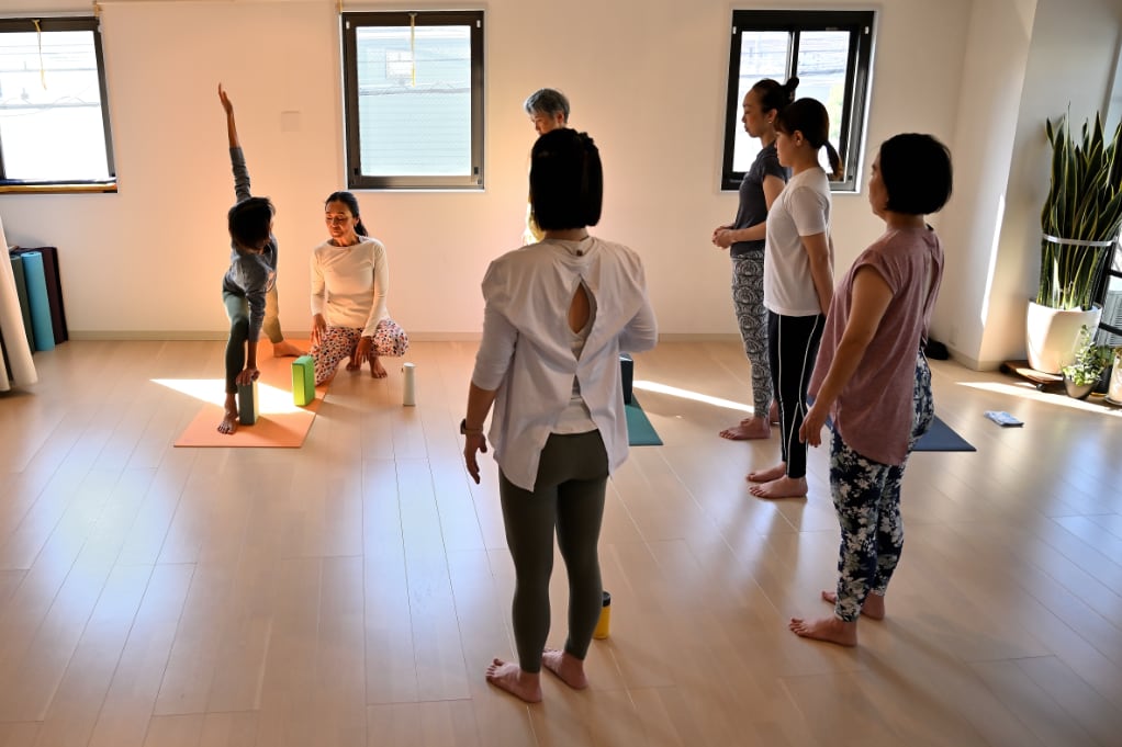 金曜日、和恵先生のインナージャーニーヨガ