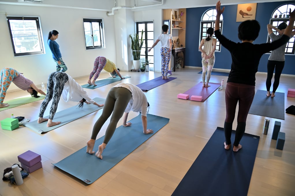 金曜日、和恵先生のインナージャーニーヨガ