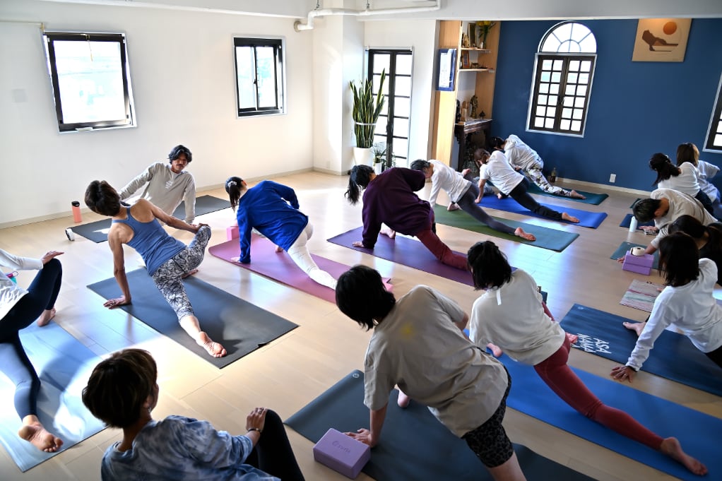 水曜日、kazuya先生のアサナマンダラベーシック
