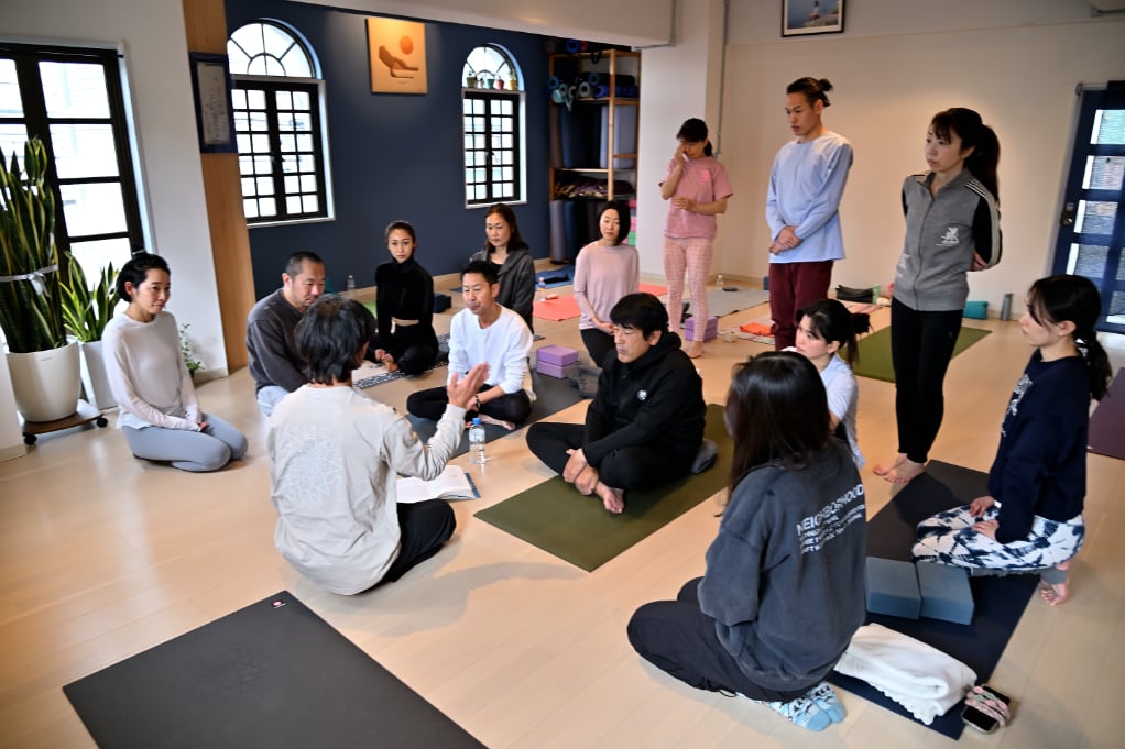水曜日、kazuya先生のアサナマンダラビギナー
