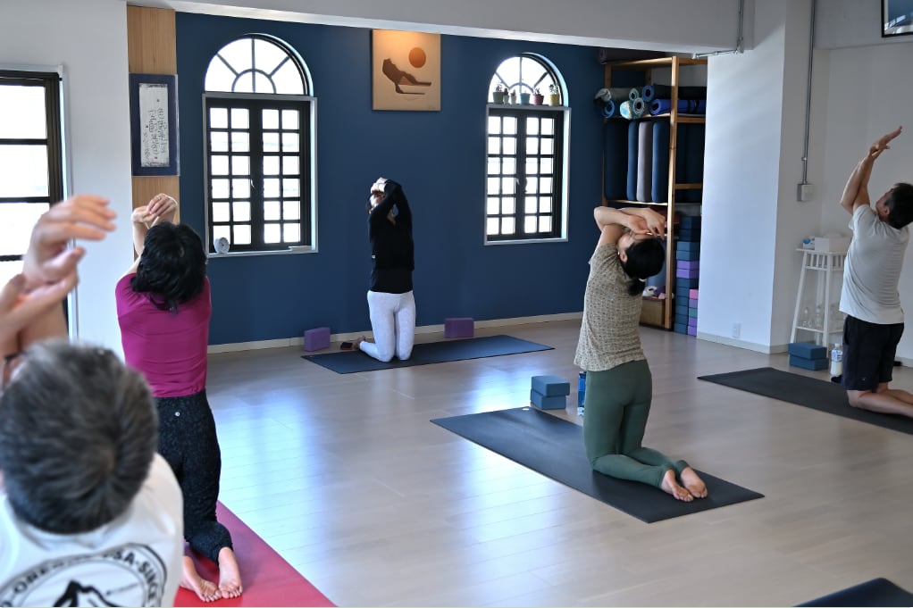 土曜日、和恵先生のインナージャーニーヨガ