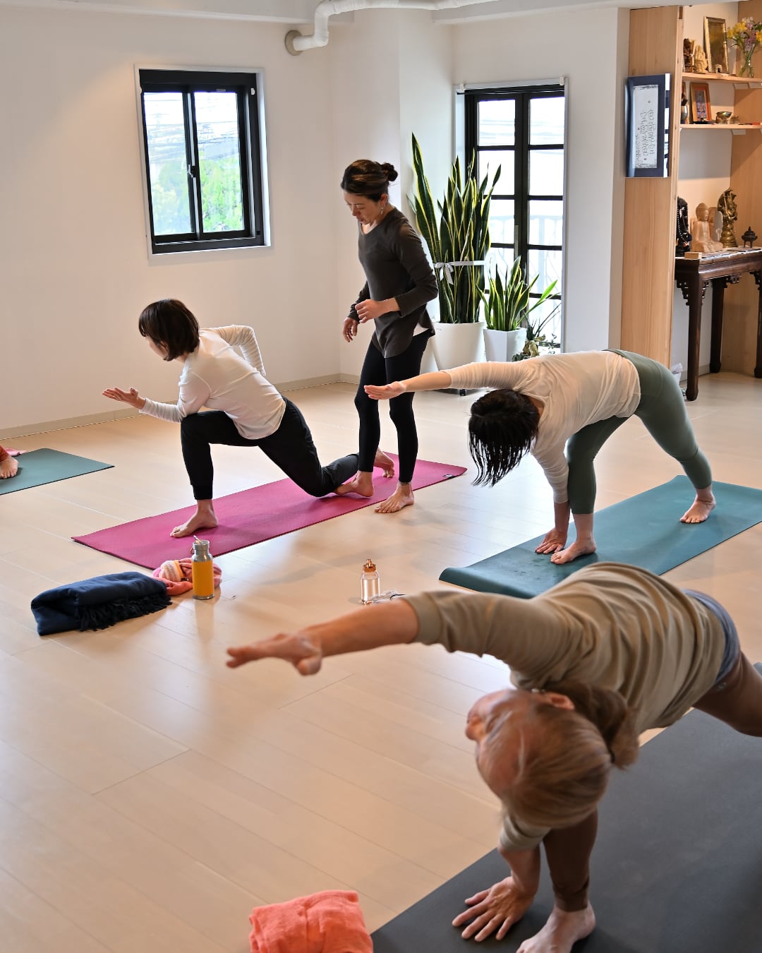 木曜日、MEGUMI先生のアシュタンガヨガ・オールレベル