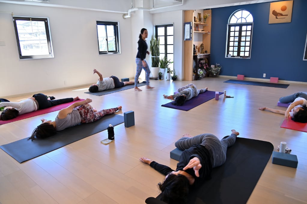 土曜日、和恵先生のインナージャーニーヨガ