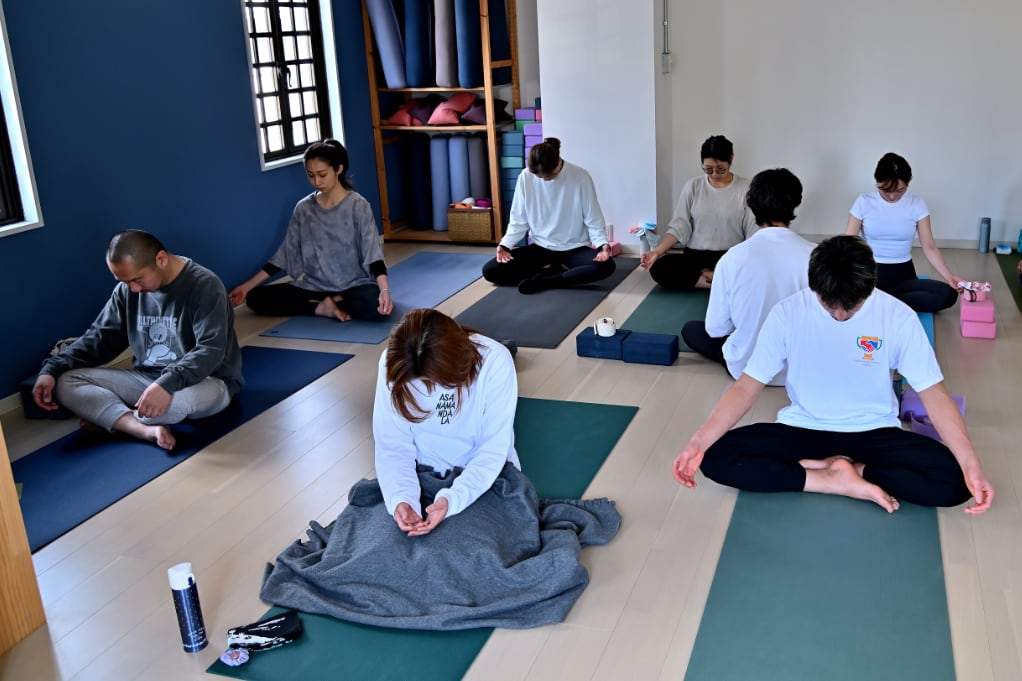 水曜日、kazuya先生のアサナマンダラビギナー